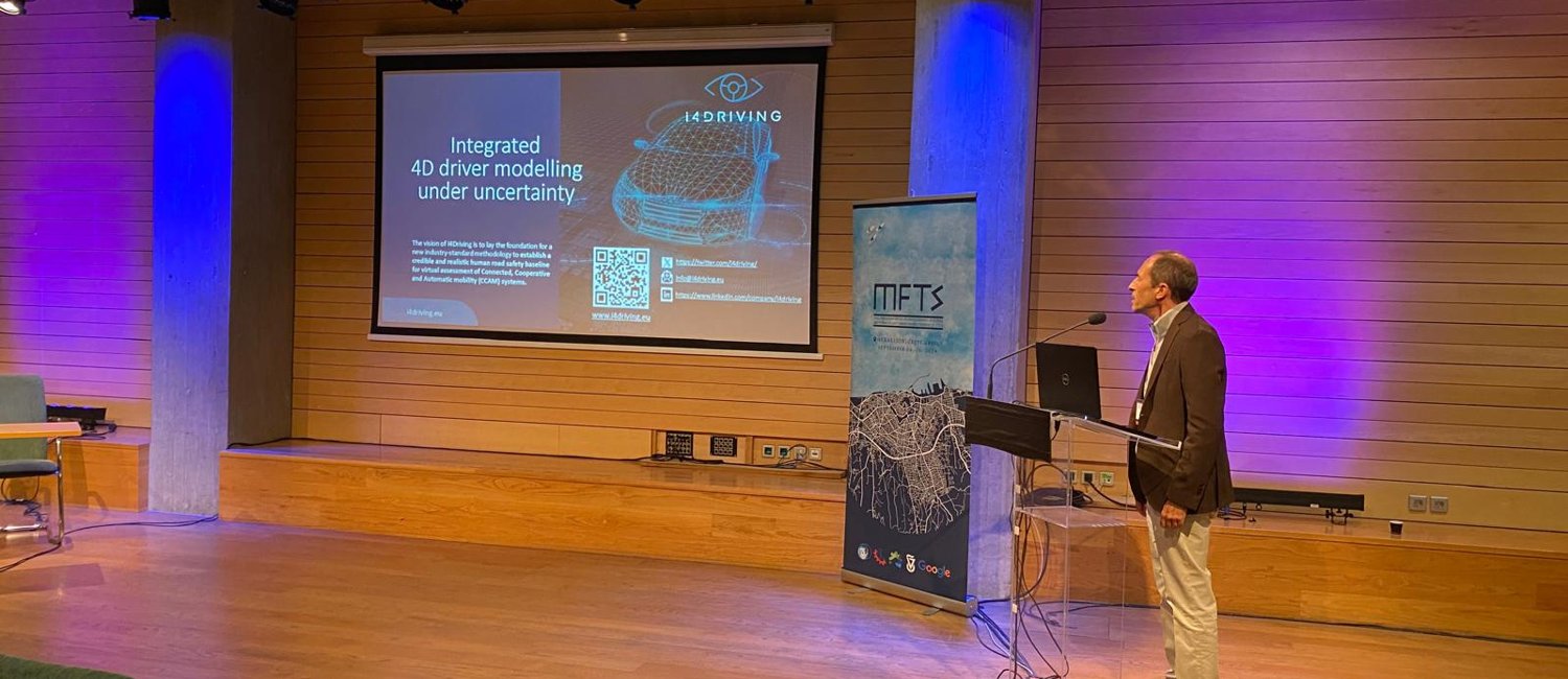 Vincenzo Punzo presenting a slide on integrated automated-vehicle driver modelling at TRC-30